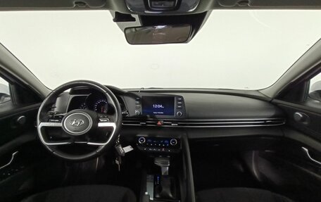 Hyundai Elantra, 2021 год, 2 120 000 рублей, 11 фотография