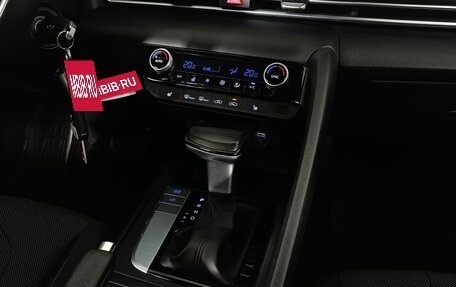 Hyundai Elantra, 2021 год, 2 120 000 рублей, 14 фотография