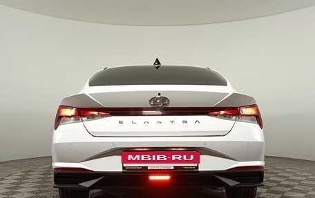 Hyundai Elantra, 2021 год, 2 120 000 рублей, 6 фотография