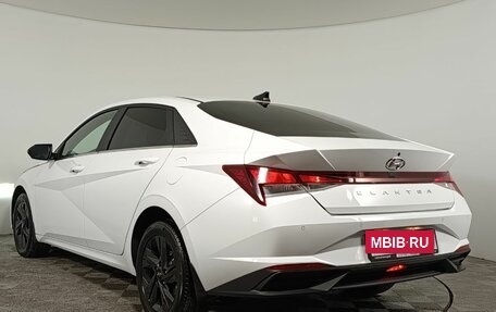 Hyundai Elantra, 2021 год, 2 120 000 рублей, 5 фотография
