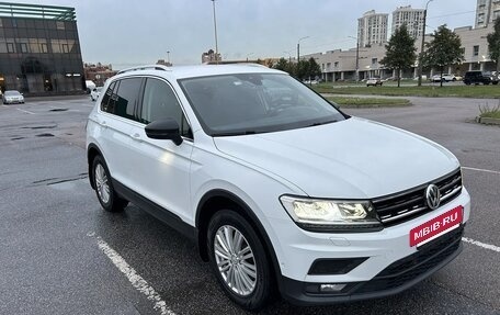 Volkswagen Tiguan II, 2019 год, 2 000 000 рублей, 2 фотография