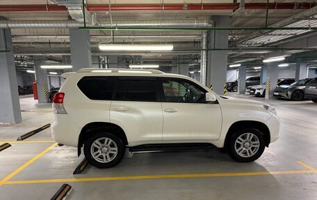 Toyota Land Cruiser Prado 150 рестайлинг 2, 2011 год, 2 490 000 рублей, 5 фотография