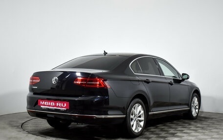 Volkswagen Passat B8 рестайлинг, 2018 год, 1 880 000 рублей, 5 фотография