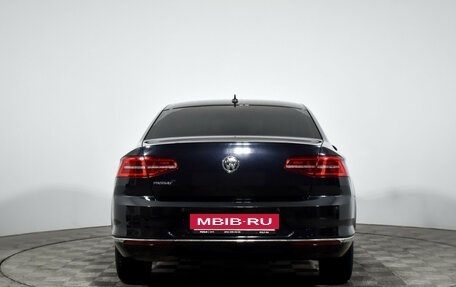 Volkswagen Passat B8 рестайлинг, 2018 год, 1 880 000 рублей, 6 фотография