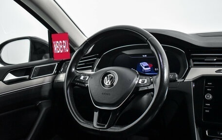 Volkswagen Passat B8 рестайлинг, 2018 год, 1 880 000 рублей, 15 фотография