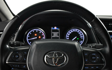 Toyota Camry, 2021 год, 2 690 000 рублей, 17 фотография