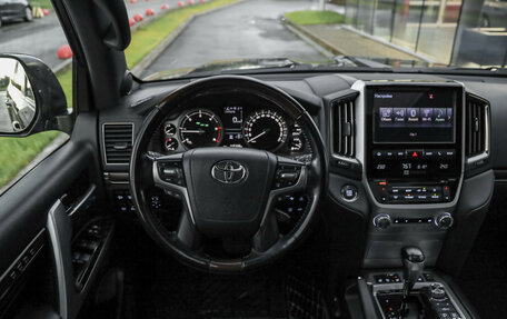 Toyota Land Cruiser 200, 2020 год, 8 999 999 рублей, 14 фотография