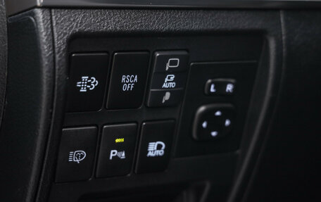 Toyota Land Cruiser 200, 2020 год, 8 999 999 рублей, 25 фотография