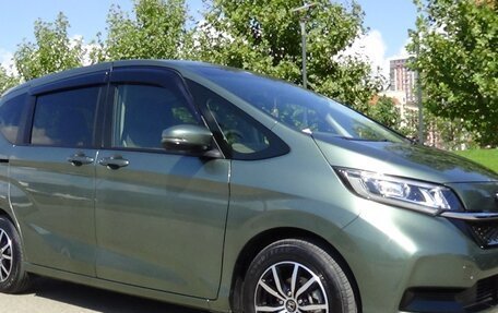 Honda Freed II, 2021 год, 1 750 000 рублей, 3 фотография