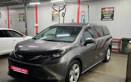 Toyota Sienna, 2021 год, 3 999 999 рублей, 4 фотография