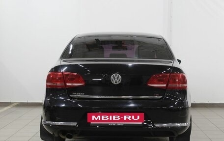 Volkswagen Passat B7, 2011 год, 850 000 рублей, 6 фотография