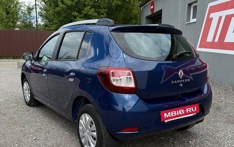 Renault Sandero II рестайлинг, 2014 год, 685 000 рублей, 24 фотография