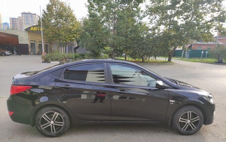 Hyundai Solaris II рестайлинг, 2015 год, 990 000 рублей, 2 фотография