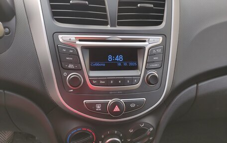 Hyundai Solaris II рестайлинг, 2015 год, 990 000 рублей, 14 фотография