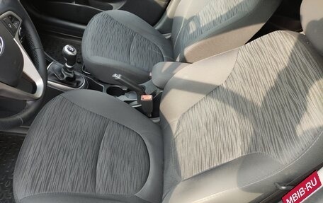 Hyundai Solaris II рестайлинг, 2015 год, 990 000 рублей, 13 фотография