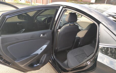 Hyundai Solaris II рестайлинг, 2015 год, 990 000 рублей, 17 фотография