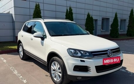 Volkswagen Touareg III, 2011 год, 1 930 000 рублей, 4 фотография
