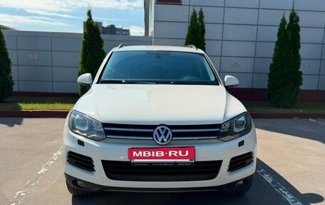 Volkswagen Touareg III, 2011 год, 1 930 000 рублей, 3 фотография