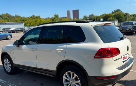 Volkswagen Touareg III, 2011 год, 1 930 000 рублей, 7 фотография