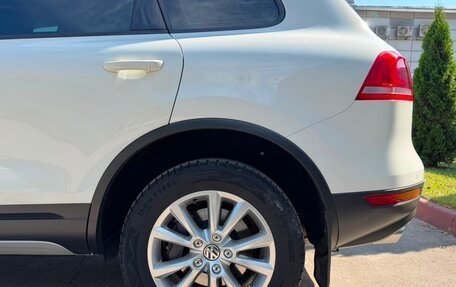 Volkswagen Touareg III, 2011 год, 1 930 000 рублей, 10 фотография