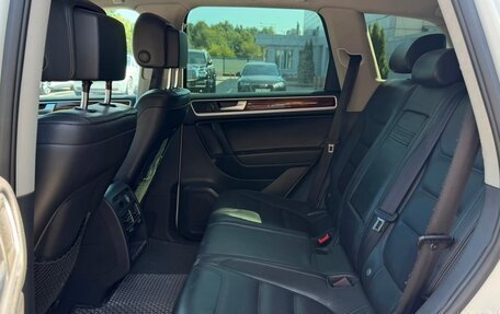 Volkswagen Touareg III, 2011 год, 1 930 000 рублей, 15 фотография