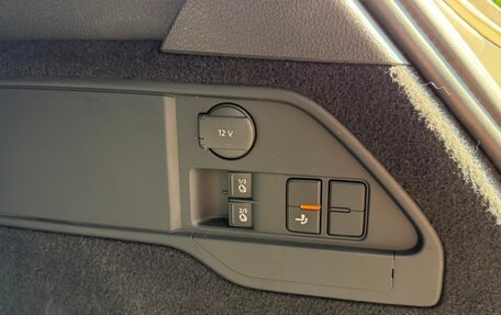 Volkswagen Touareg III, 2011 год, 1 930 000 рублей, 19 фотография