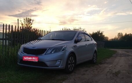 KIA Rio III рестайлинг, 2013 год, 995 000 рублей, 1 фотография