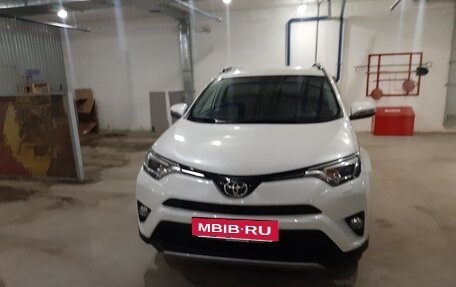 Toyota RAV4, 2017 год, 3 500 000 рублей, 3 фотография