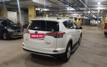 Toyota RAV4, 2017 год, 3 500 000 рублей, 10 фотография