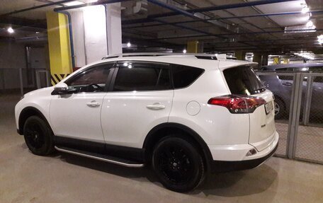 Toyota RAV4, 2017 год, 3 500 000 рублей, 16 фотография