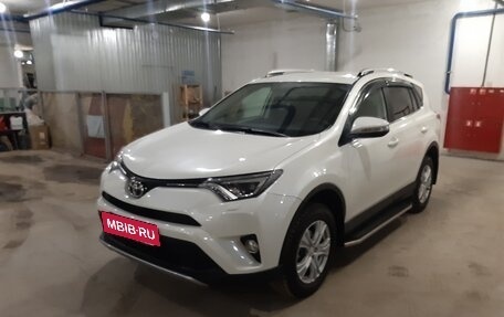 Toyota RAV4, 2017 год, 3 500 000 рублей, 4 фотография