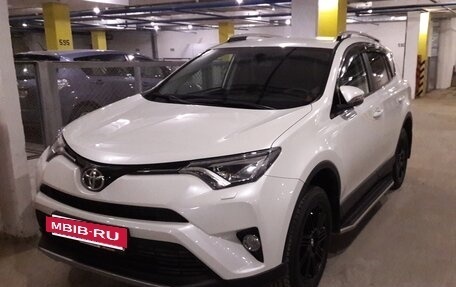 Toyota RAV4, 2017 год, 3 500 000 рублей, 14 фотография