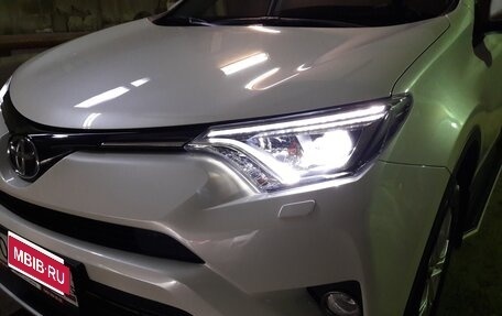 Toyota RAV4, 2017 год, 3 500 000 рублей, 26 фотография