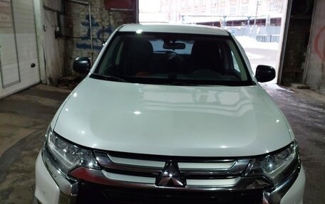 Mitsubishi Outlander III рестайлинг 3, 2017 год, 2 050 000 рублей, 3 фотография
