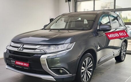 Mitsubishi Outlander III рестайлинг 3, 2016 год, 1 945 000 рублей, 1 фотография
