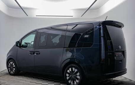 Hyundai Staria, 2022 год, 3 488 000 рублей, 2 фотография