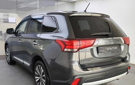 Mitsubishi Outlander III рестайлинг 3, 2016 год, 1 945 000 рублей, 7 фотография