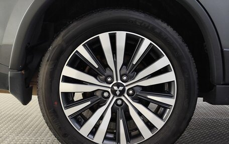 Mitsubishi Outlander III рестайлинг 3, 2016 год, 1 945 000 рублей, 18 фотография