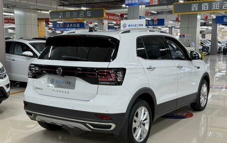 Volkswagen T-Cross I, 2023 год, 1 300 000 рублей, 5 фотография