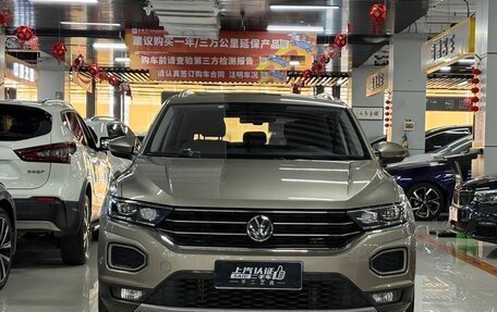 Volkswagen T-Roc I, 2023 год, 1 400 000 рублей, 1 фотография
