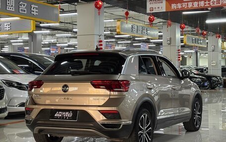 Volkswagen T-Roc I, 2023 год, 1 400 000 рублей, 5 фотография