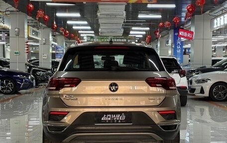 Volkswagen T-Roc I, 2023 год, 1 400 000 рублей, 6 фотография