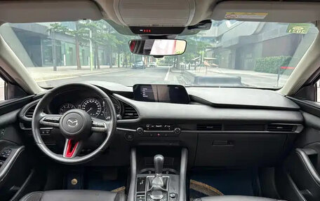 Mazda 3, 2023 год, 1 400 000 рублей, 13 фотография