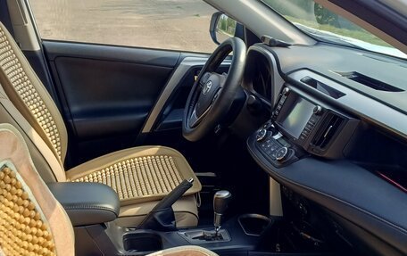 Toyota RAV4, 2019 год, 2 750 000 рублей, 5 фотография