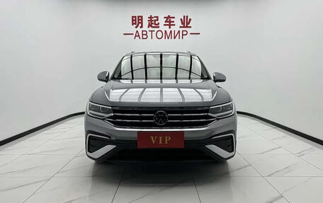 Volkswagen Tiguan II, 2023 год, 2 100 000 рублей, 1 фотография