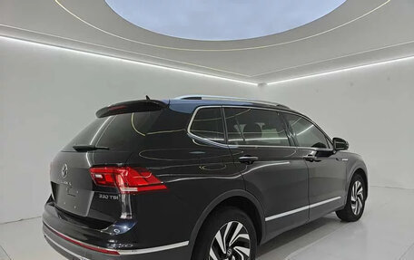 Volkswagen Tiguan II, 2023 год, 2 020 000 рублей, 4 фотография