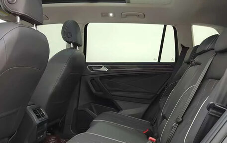 Volkswagen Tiguan II, 2023 год, 2 020 000 рублей, 17 фотография