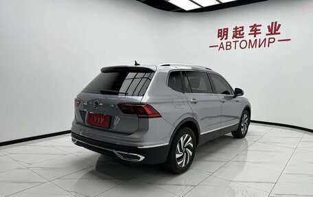 Volkswagen Tiguan II, 2023 год, 2 100 000 рублей, 5 фотография