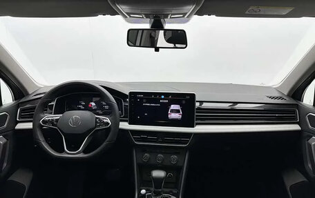 Volkswagen Tiguan II, 2023 год, 2 100 000 рублей, 7 фотография