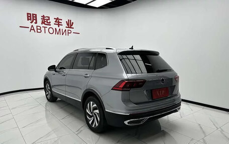 Volkswagen Tiguan II, 2023 год, 2 100 000 рублей, 6 фотография